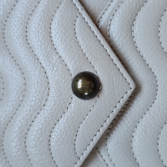 Yves Saint Laurent Vintage Quilted Wave Cream Caviar Leather Clutch Bag EUC - Picture 3 of 12